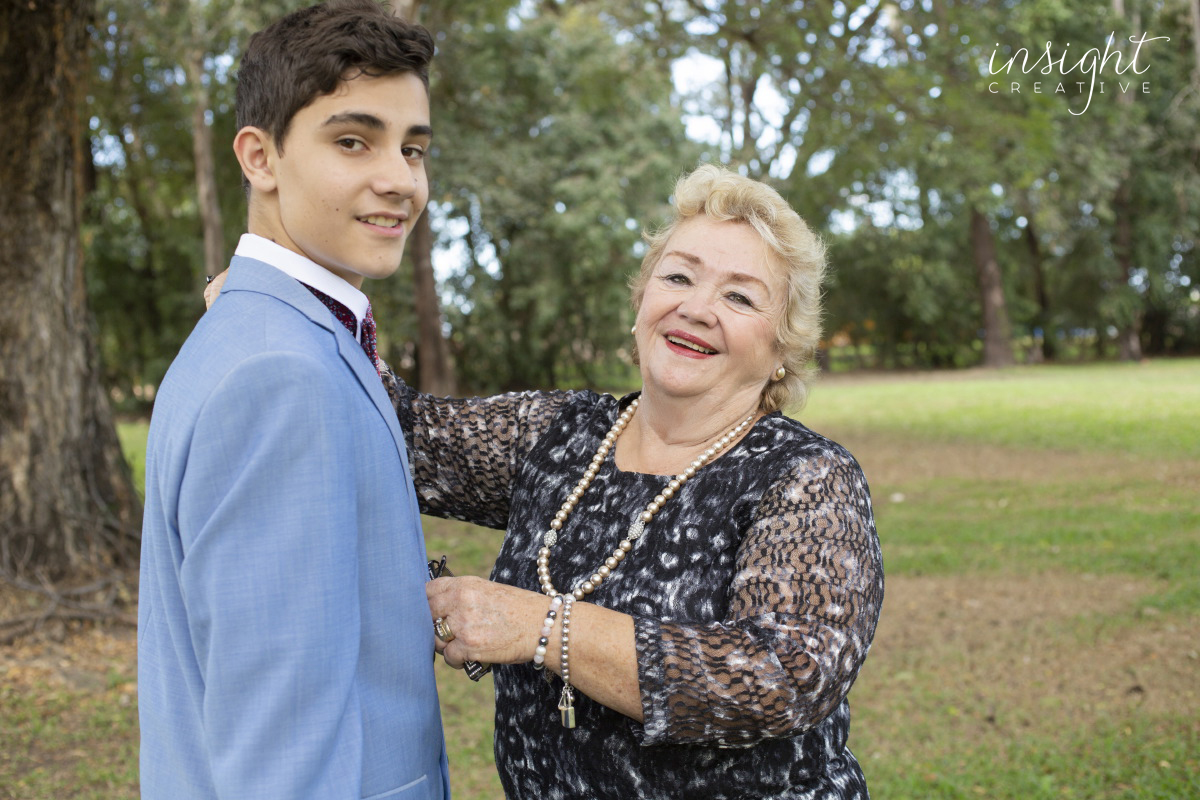 natural family photos shot by Townsville photographer Megan Marano from Insight Creative photography studio 