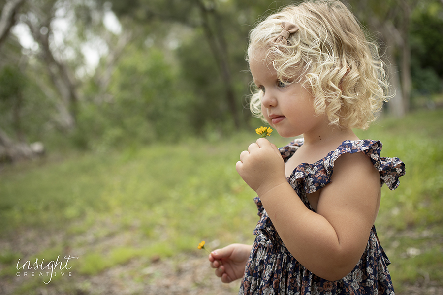 natural family photography by Townsville photographer Megan Marano of Insight Creative 